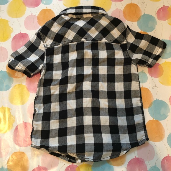 Kids size 4 DKNY plaid tshirt - Picture 2 of 4